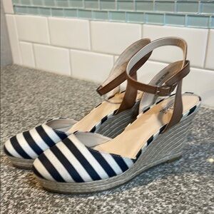 New Basic Editions Black and Navy Nautical Wedge Sandals